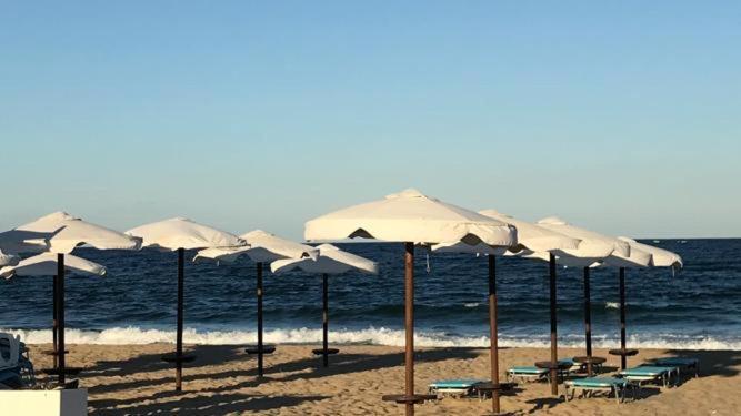 Beach Apartment No 17 Saints Constantine and Helena Esterno foto